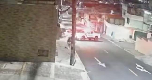 ¡Les cayó la Policía en pleno asalto en el norte de Quito!: todo quedó grabado