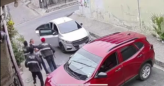 Falsos policías ejecutan secuestro en Guayaquil: todo quedó grabado