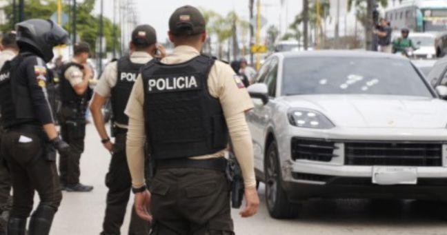 Ataque armado en Samborondón deja un hombre asesinado en su auto