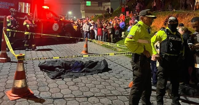 Adolescente muere tras agresión afuera de un colegio en Quito