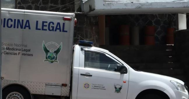 Sicarios disfrazados de policías matan a una familia en Manta