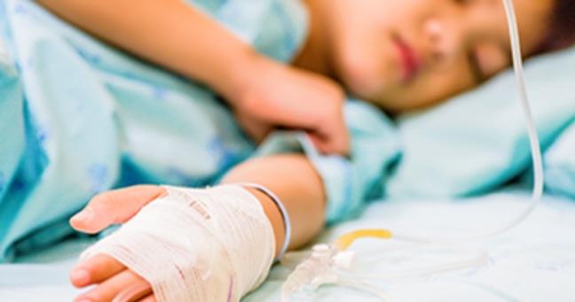 Médico olvida una coma en una receta y un niño fallece por sobredosis