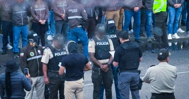 Capturan a policías en Manabí por presunto robo de $100.000