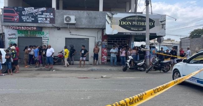 Ataque armado en Manta deja tres personas heridas en un taller