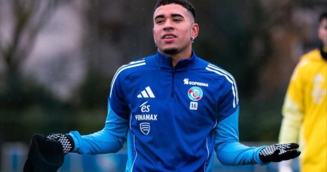 Kendry Páez es cuestionado en Francia por su desempeño