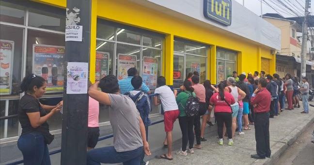 Caos y largas filas por juguetes económicos en Ecuador