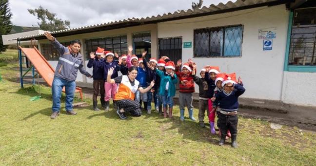 “Regala una Sonrisa” una iniciativa para acompañar a la niñez en un país donde la pobreza alcanza a casi la mitad