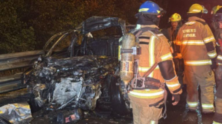 Hombre murió quemado dentro del vehículo en que se accidentó