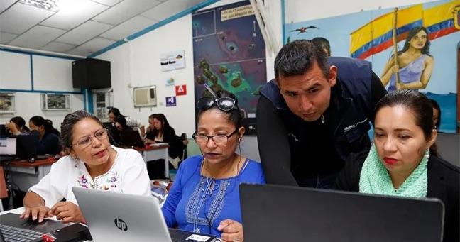 Ministerio abre vacantes laborales en educación y tecnología