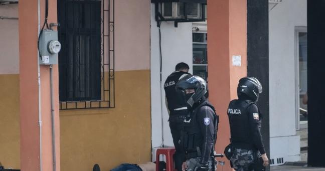 Asesinan a hombre en Manta mientras desayunaba encebollado