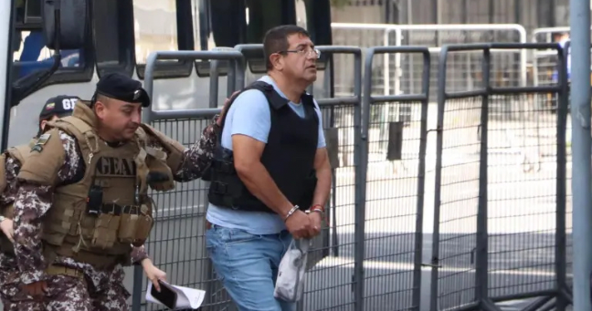 Exasambleísta Santiago Díaz rinde versión por “Caja Chica”