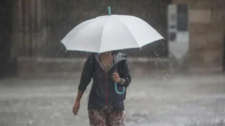 Imagen de la noticia: Inamhi emite aviso por lluvias y tormentas eléctricas con mayor intensidad en dos provincias de la Costa