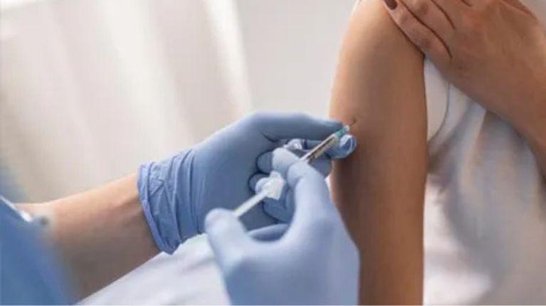 Imagen de la noticia: Vacunación contra Virus de Papiloma Humano a las personas con VIH, que tienen en entre 15 y 45 años