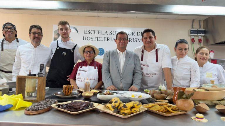 Imagen de la noticia: Manabí llegó, probó… ¡y conquistó FITUR con sabor!