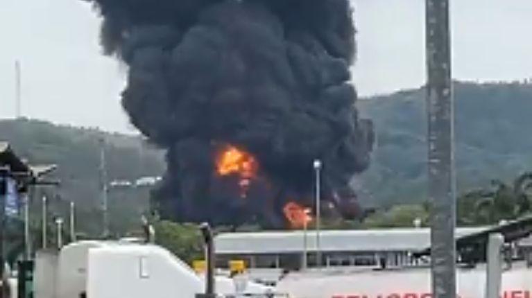 Incendio en la Refinería de Esmeraldas este 30 de enero: Petroecuador se pronunció