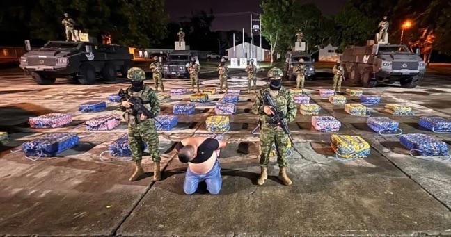 Ejército decomisa 1,5 toneladas de droga en Tosagua, Manabí