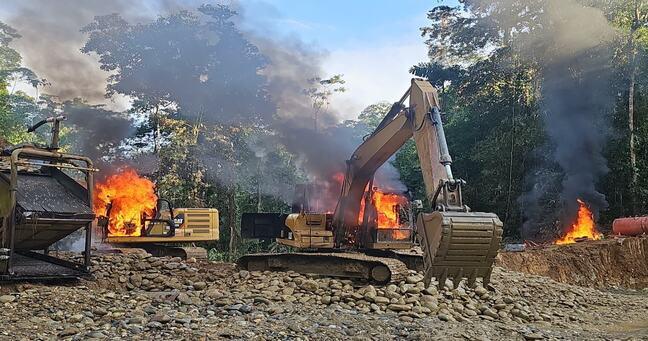 Minería ilegal: Impactante operativo militar en Tulcán