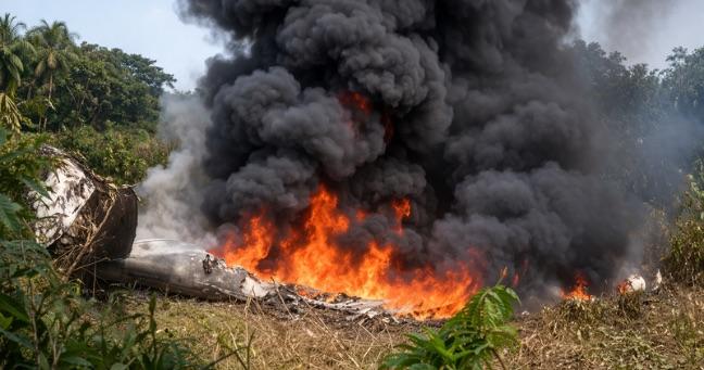 Tragedia en Colombia: avión de la Fuerza Aérea se estrella 