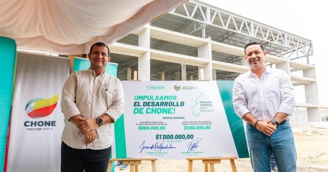 Prefectura de Manabí impulsa desarrollo en Chone con inversión