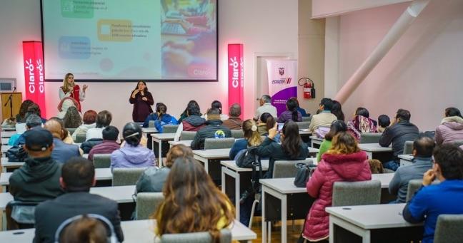 Claro y CONADIS impulsan los emprendimientos