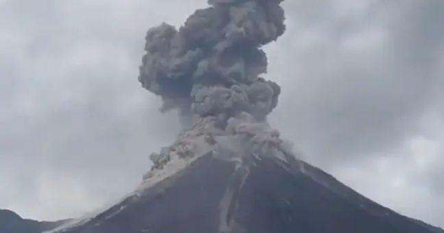 Volcán Reventador registra explosiones y emisiones de ceniza