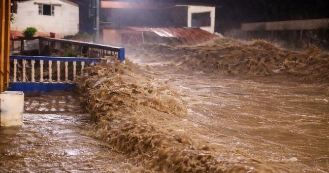 Fuertes lluvias provocan emergencias en El Oro y Azuay