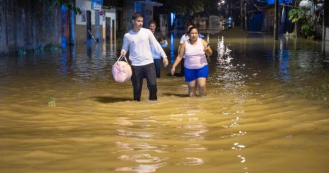 Ecuador declara emergencia por lluvias que dejan fallecidos