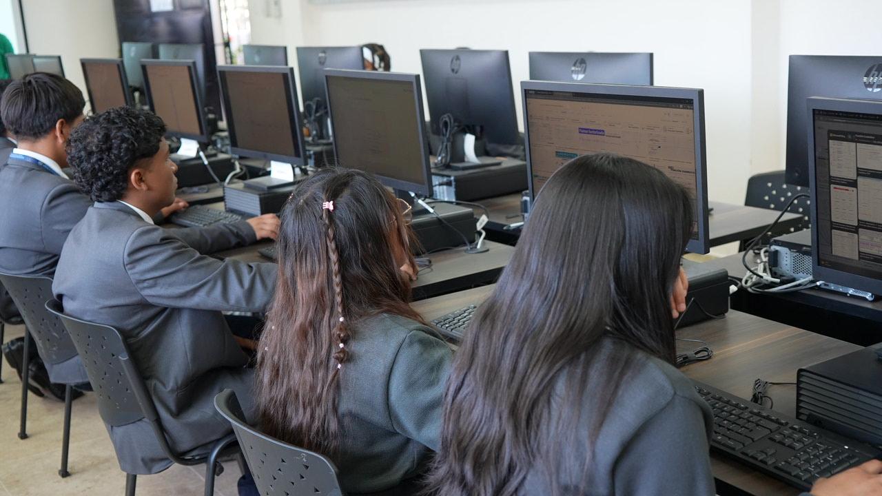 De niñas a líderes en tecnología, una brecha que aún espera cerrarse