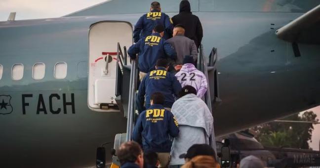 Gobierno de Chile inicia proceso de expulsión masiva de migrantes: ecuatorianos en el primer grupo deportado