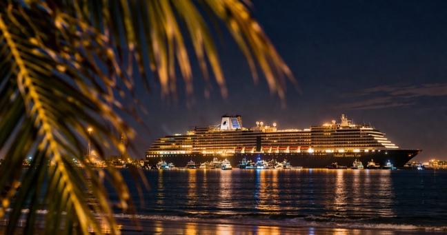Crucero de lujo llega a Manta: MS Oosterdam arriba con 1.842 turistas 