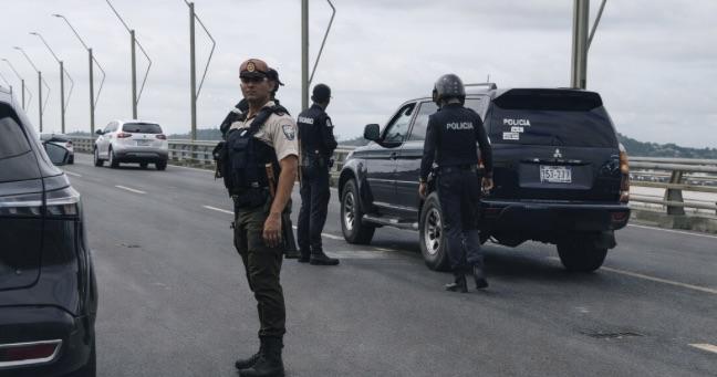 Mujer es asesinada en el puente de la Unidad Nacional en Guayaquil