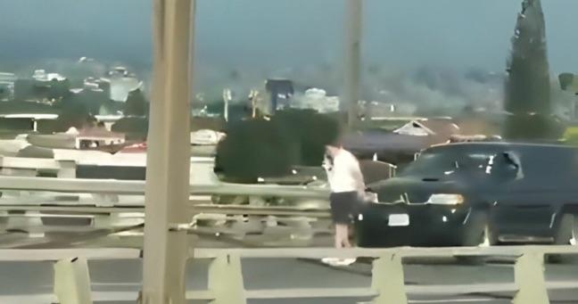 Presunto femicidio en el puente de la Unidad Nacional de Guayaquil