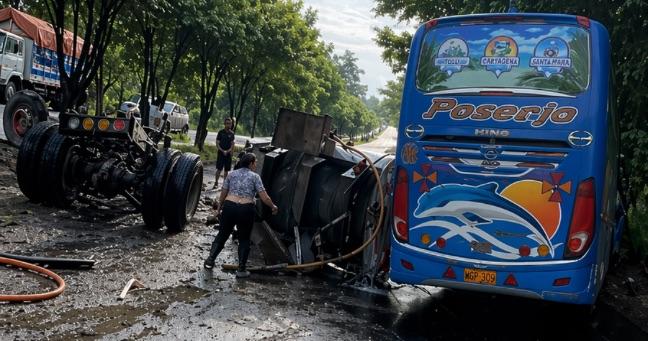 Choque entre bus y tanquero deja heridos en Guayaquil
