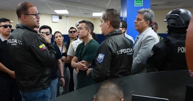 Imagen de la noticia: Noboa revela red de corrupción tras allanamientos en CNEL