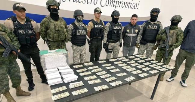 Ejército decomisa más de USD 100.000 billetes falsos en terminal de Quito
