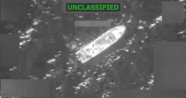 Al menos dos muertos tras bombardeo de EE. UU. a “narcolancha”