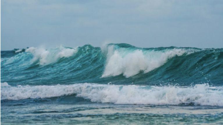Oleaje de alta energía provocará estado de mar agitado en Ecuador