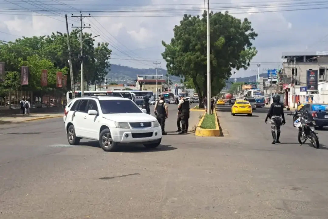 Imagen de la noticia: Sicarios emboscan y asesinan a un hombre en Portoviejo