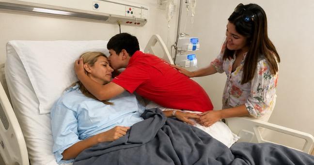 “Gracias por sus mensajes de aliento y solidaridad”: alcaldesa de Manta reaparece tras cirugía de emergencia
