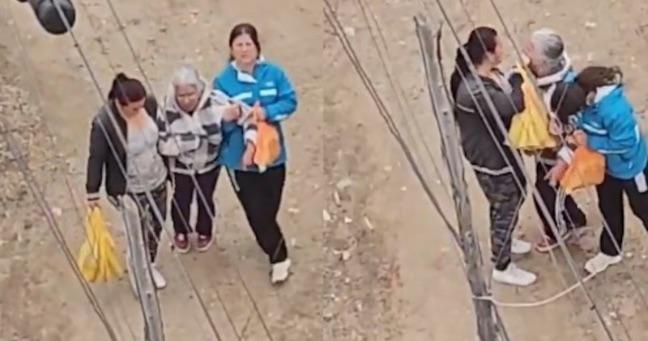 Abuelita es maltratada y golpeada en Bogotá, Colombia