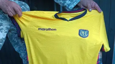 Incautan camisetas falsas de la Tricolor: Aduana frena cargamento ilegal
