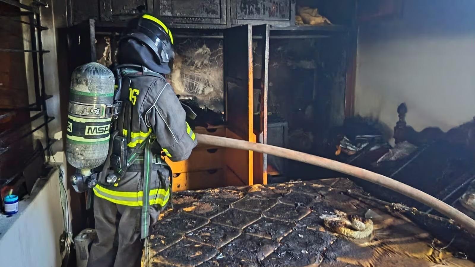 Incendio consume vivienda en Quito: así ocurrió el trágico siniestro
