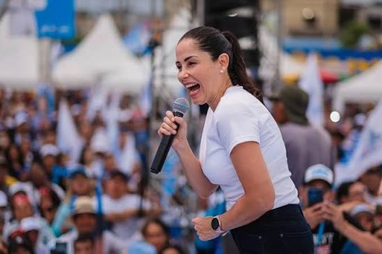 Luisa González confirma pago de multa de USD 18.000 impuesta por el TCE con dinero de una rifa en Manabí
