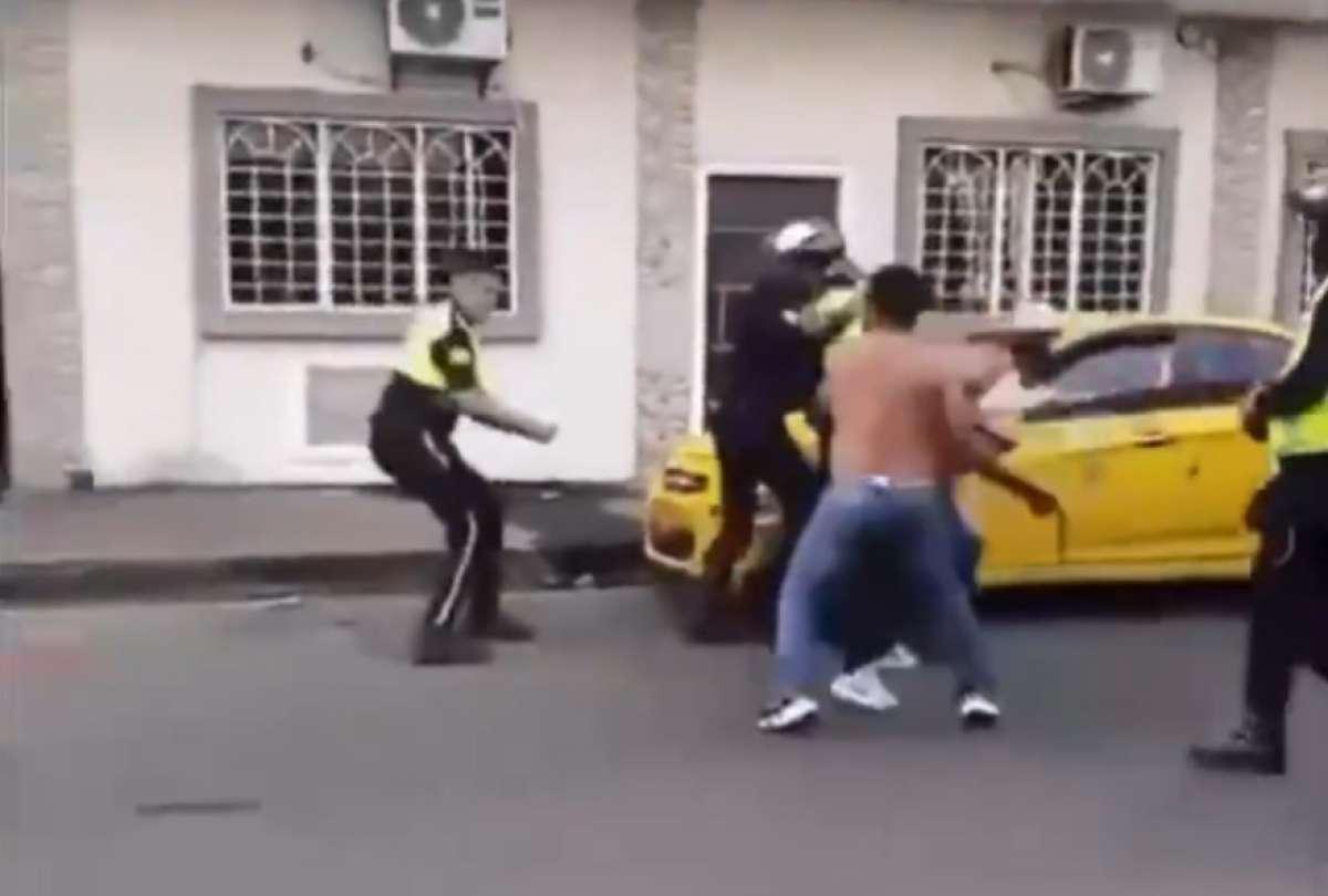 Pelea entre agentes y civiles en Babahoyo: violento enfrentamiento queda grabado en video