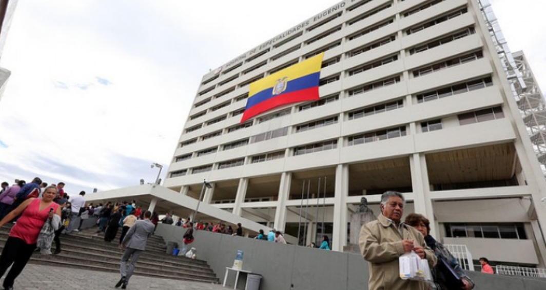 Gobierno anuncia acciones contra mafias en hospitales de Ecuador