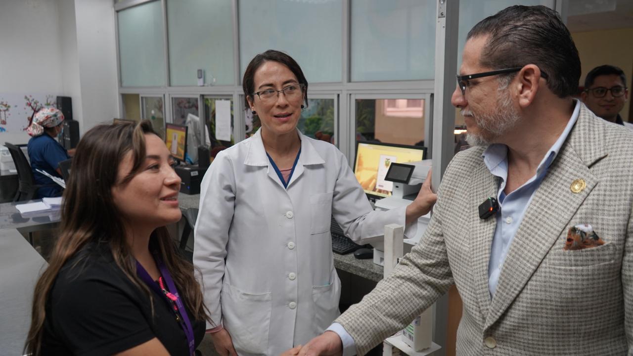Gobierno de Noboa intensifica la supervisión territorial con visitas diarias a establecimientos de salud