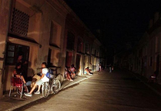 Apagón masivo en Cuba: toda la isla vuelve a quedarse sin electricidad