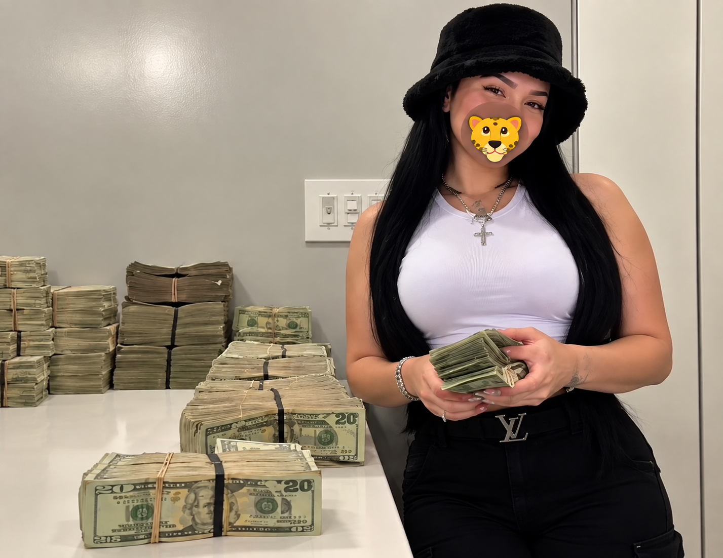 Imagen de la noticia: Cierran cuenta de TikTok de hija de alias ‘Fito’, en donde presumía una vida de lujos y ofrecía préstamos