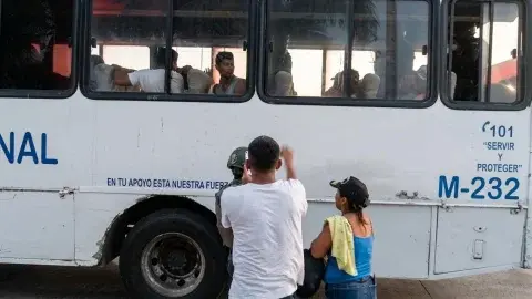 Liberan a 28 tripulantes de embarcaciones en Manta