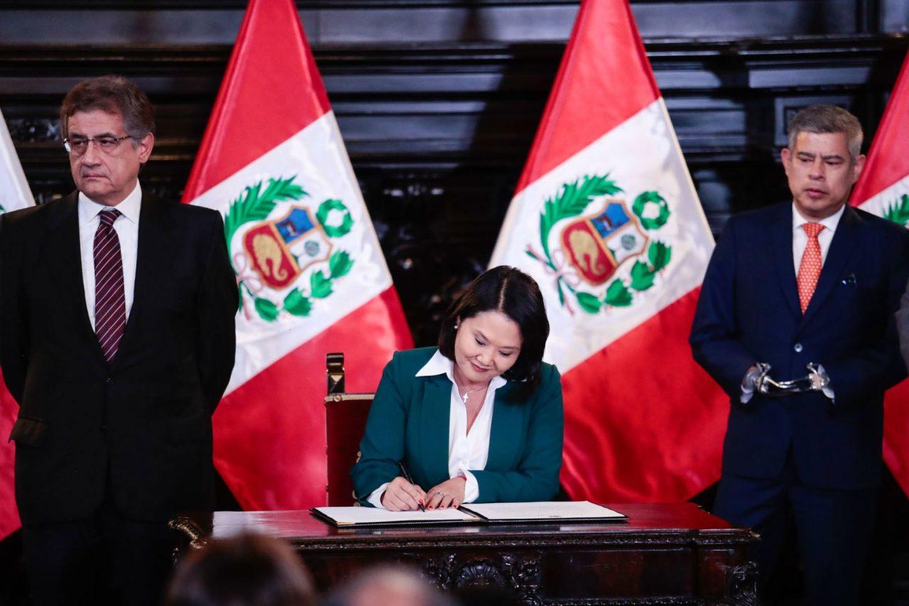 Keiko Fujimori sube salario mínimo en Perú: nuevo monto